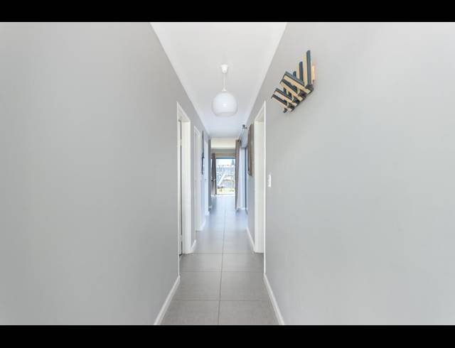 3 BEDROOM TOWNHOUSE FOR SALE IN BURGUNDY ESTATE